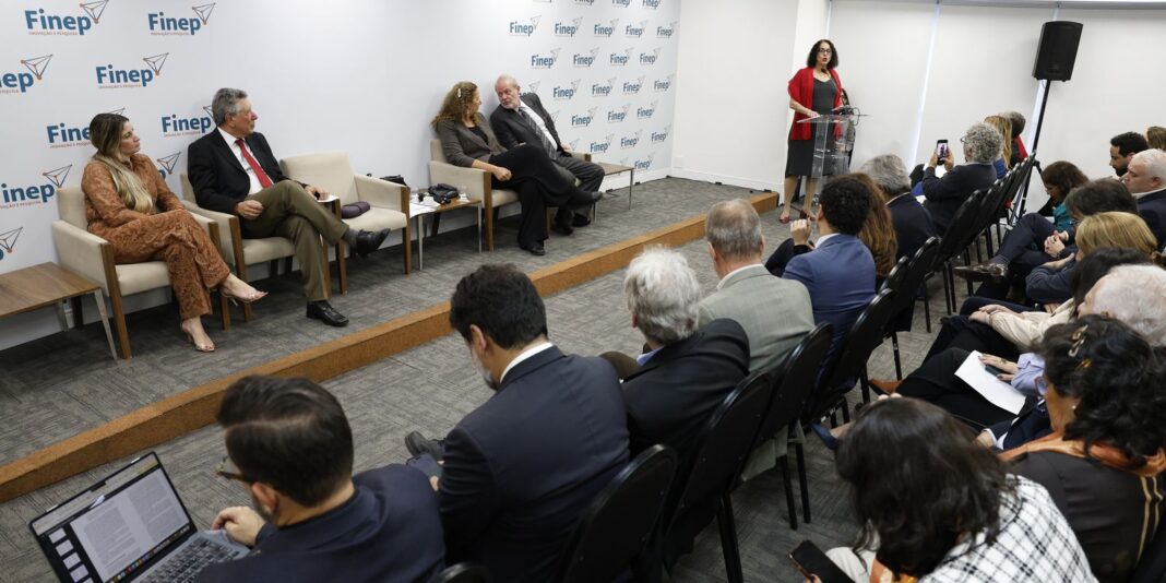 Programa destina R$ 360 milhões para apoio a pequenas empresas inovadoras