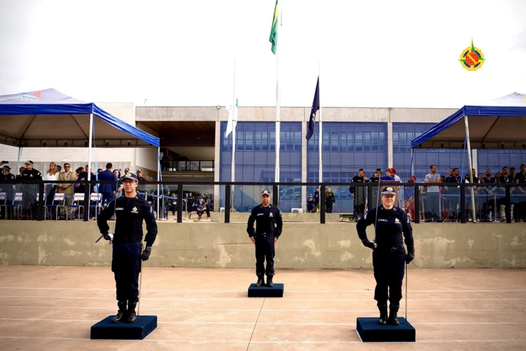 Passagem de Comando do Cmt é Marcada por Emoção e Reconhecimento