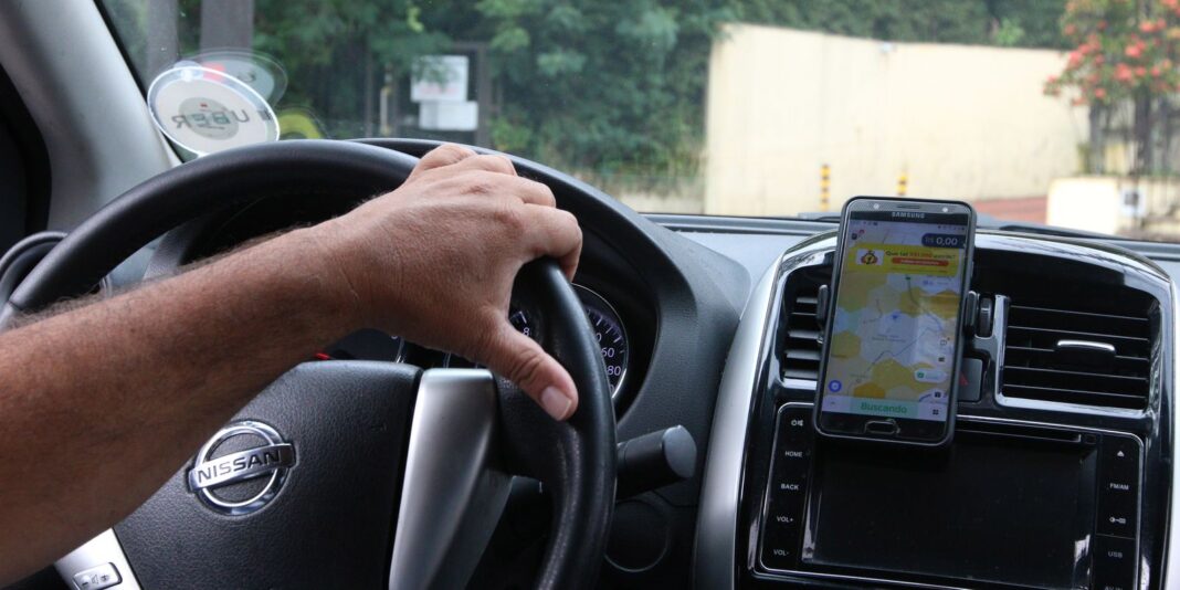 CMN proíbe taxa de cadastro em crédito para motoristas de aplicativos