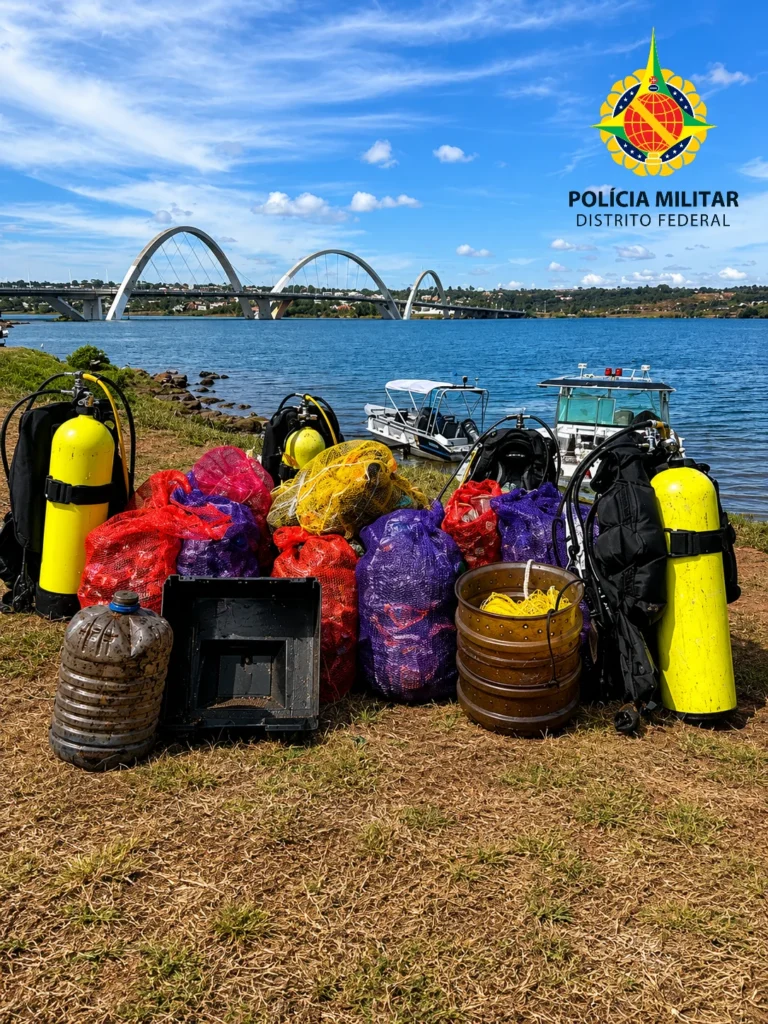 PMDF Realiza Limpeza no Lago Paranoá e Remove 180 Kg de Resíduos