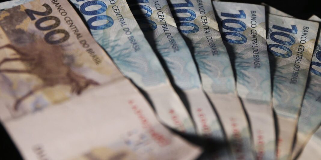 União paga R$ 834,8 milhões em dívidas de estados e municípios em maio