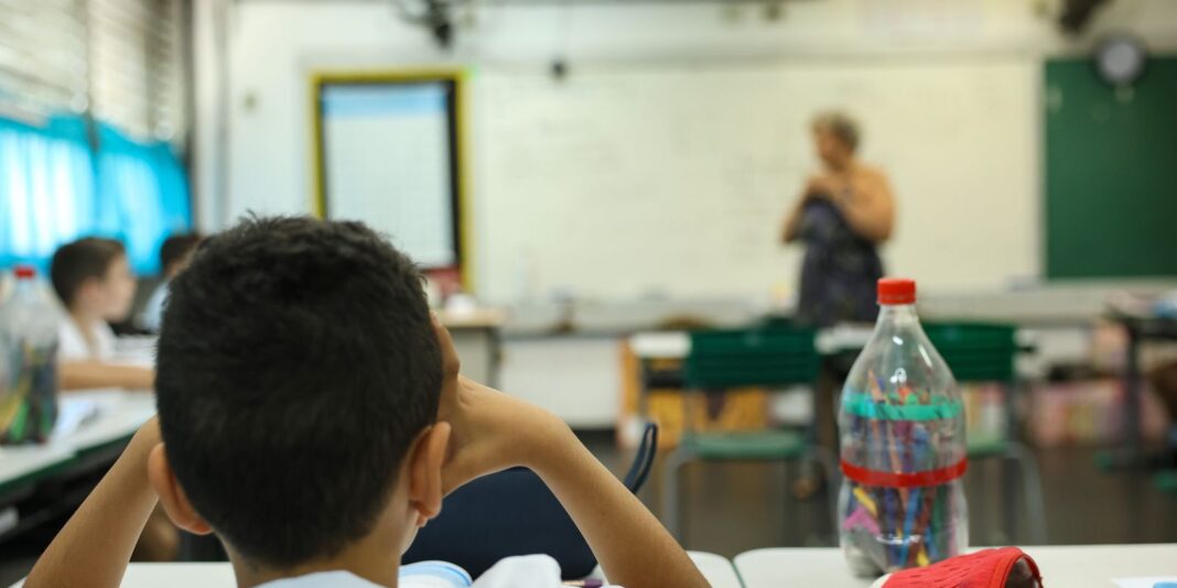 Prova Nacional Docente conta com a adesão de mais de 2 mil redes de ensino