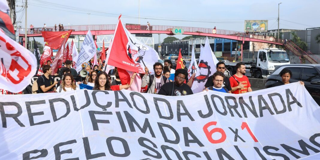 Ato no Rio de Janeiro celebra o Dia Nacional de Mobilização pelo fim da escala 6x1