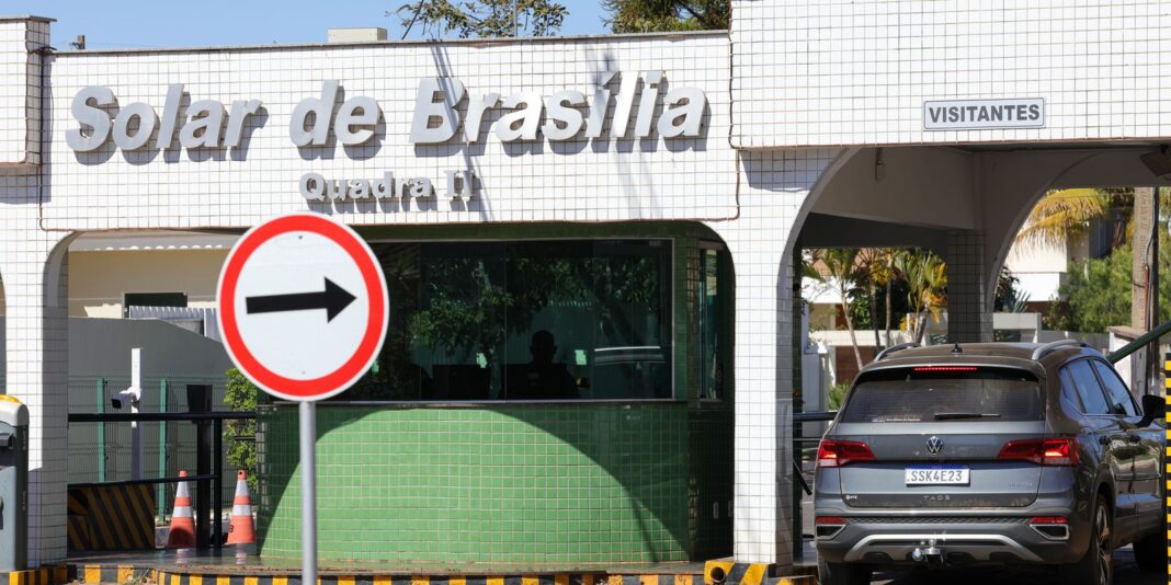 Bolsonaro solicita anulação da proibição de visitas durante prisão domiciliar