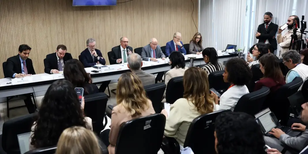 Setores impactados pelo aumento de tarifas dos EUA receberão novo plano de apoio