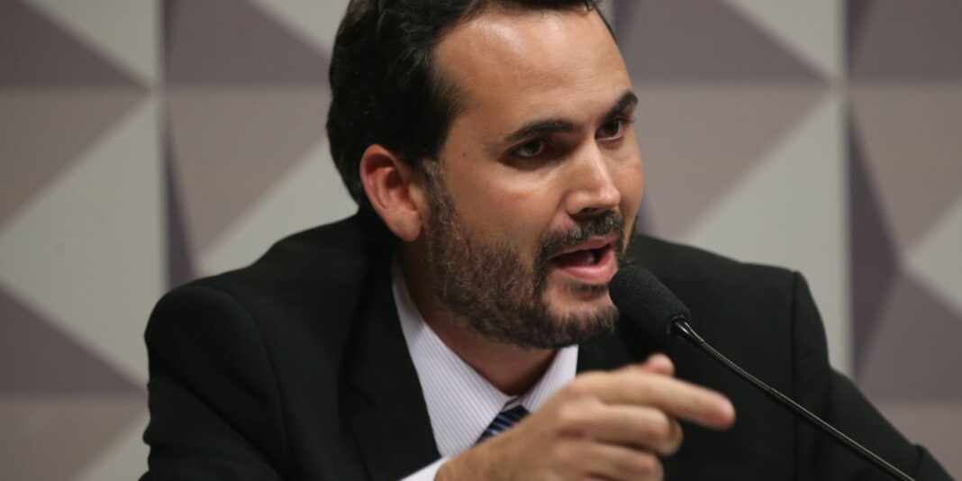 Ministro afirma que subsídio de R$ 0,35 ao diesel não será retomado