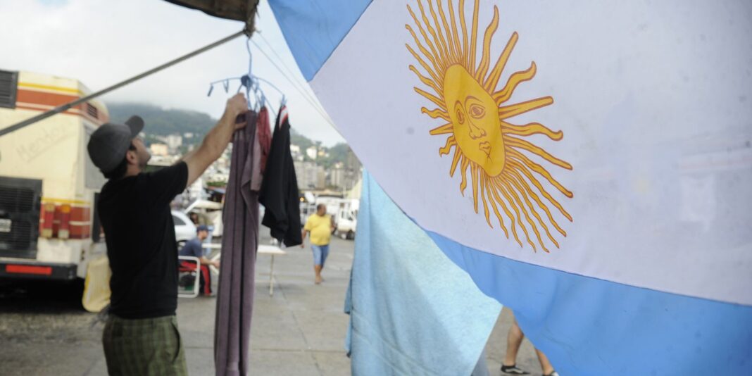 Cerca de 50% dos jovens argentinos enfrenta vulnerabilidade social