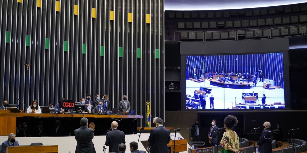 Ministro Flávio Dino convoca partidos a prestar esclarecimentos sobre controle de emendas parlamentares