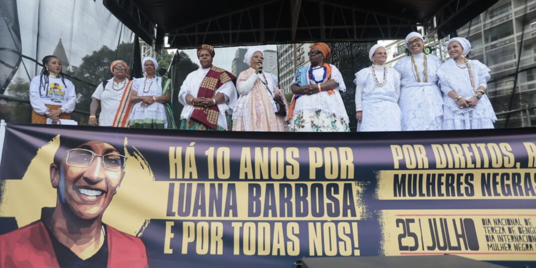 Homenagem a Luana Barbosa marca a 11ª Marcha das Mulheres Negras em São Paulo