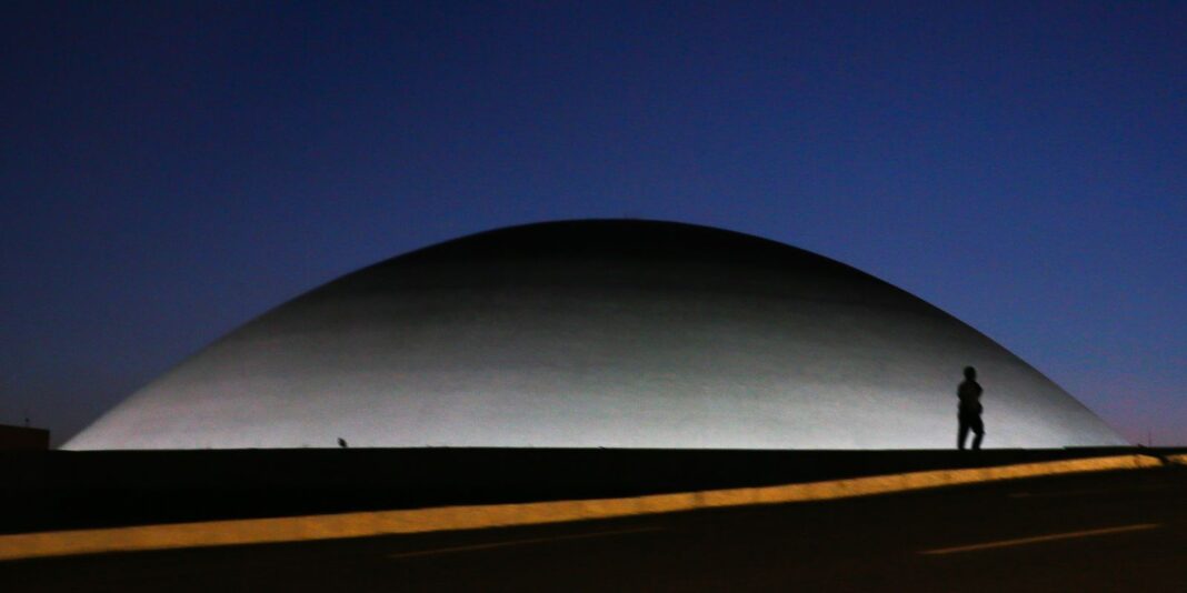 Congresso aprova medidas para ampla divulgação do Ligue 180