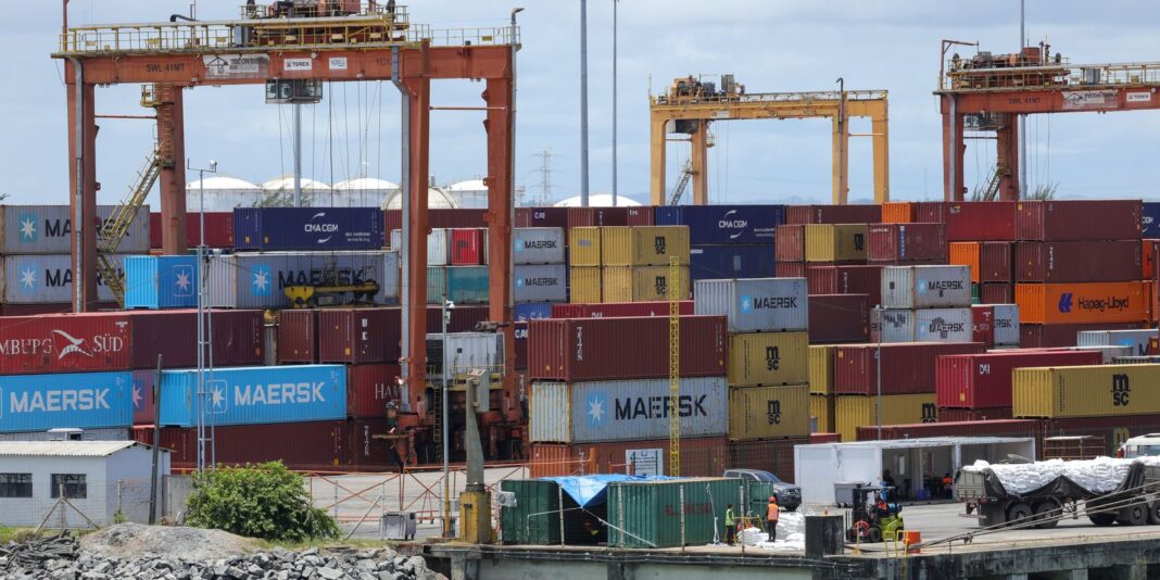 Tarifa de 37,5% dos EUA impacta exportações brasileiras em US$ 6,6 bilhões