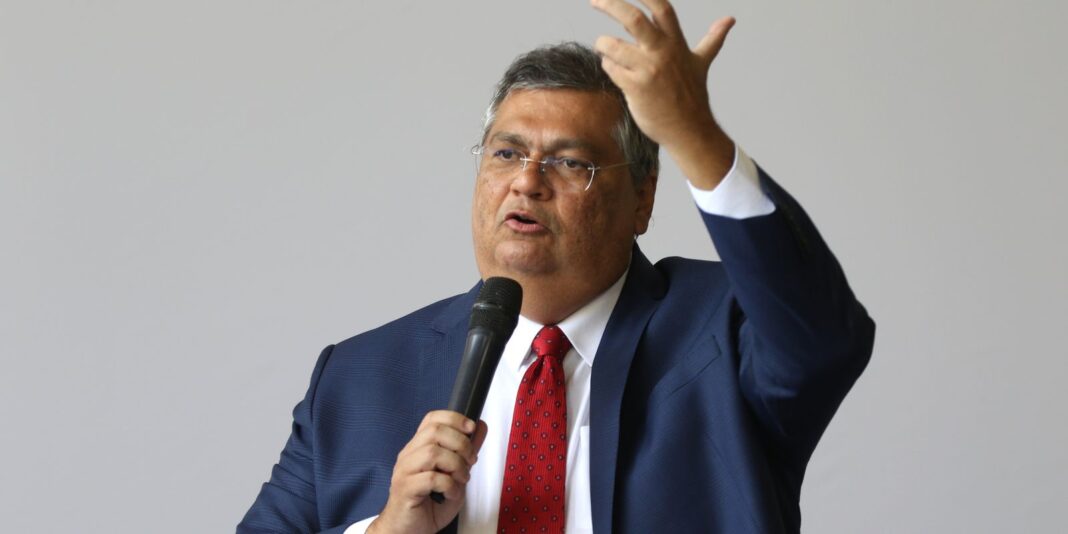 Ministro Flávio Dino determina bloqueio de R$ 119 milhões de Valdemar Costa Neto por suspeitas relacionadas a emendas