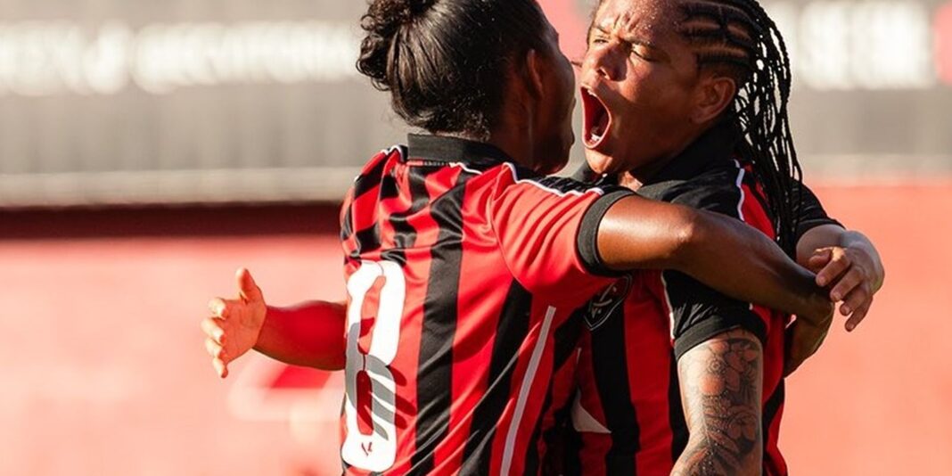 Vitória derrota Botafogo e assume a lanterna no retorno do Brasileiro Feminino