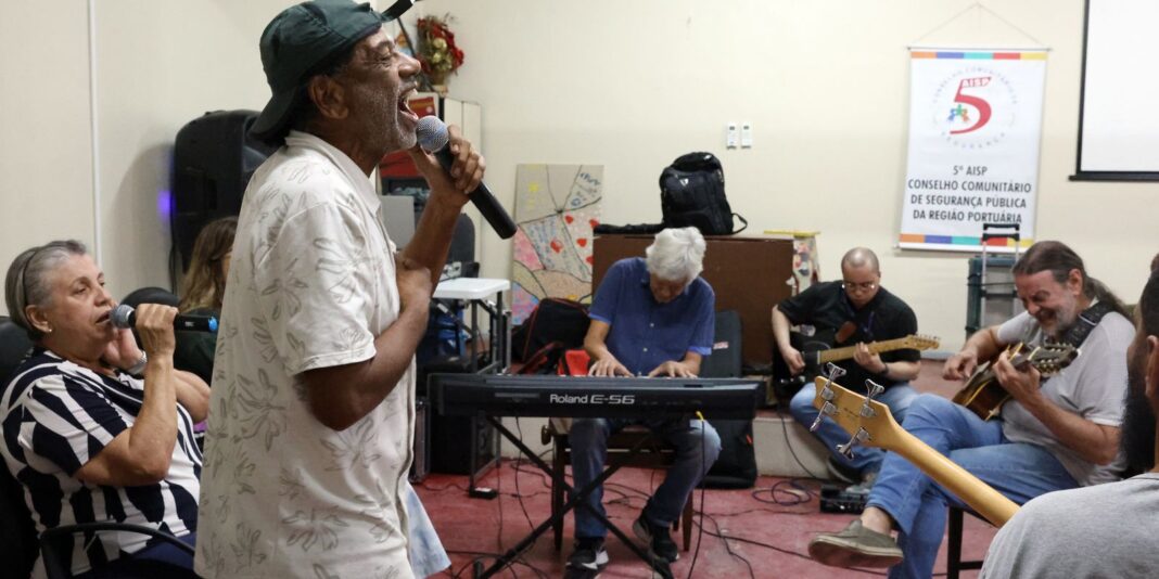 Grupo musical de pacientes psiquiátricos lança novo álbum aos 25 anos de atividade