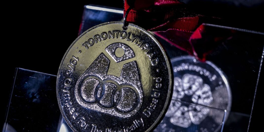 Familiares homenageiam legado da primeira medalha paralímpica do Brasil