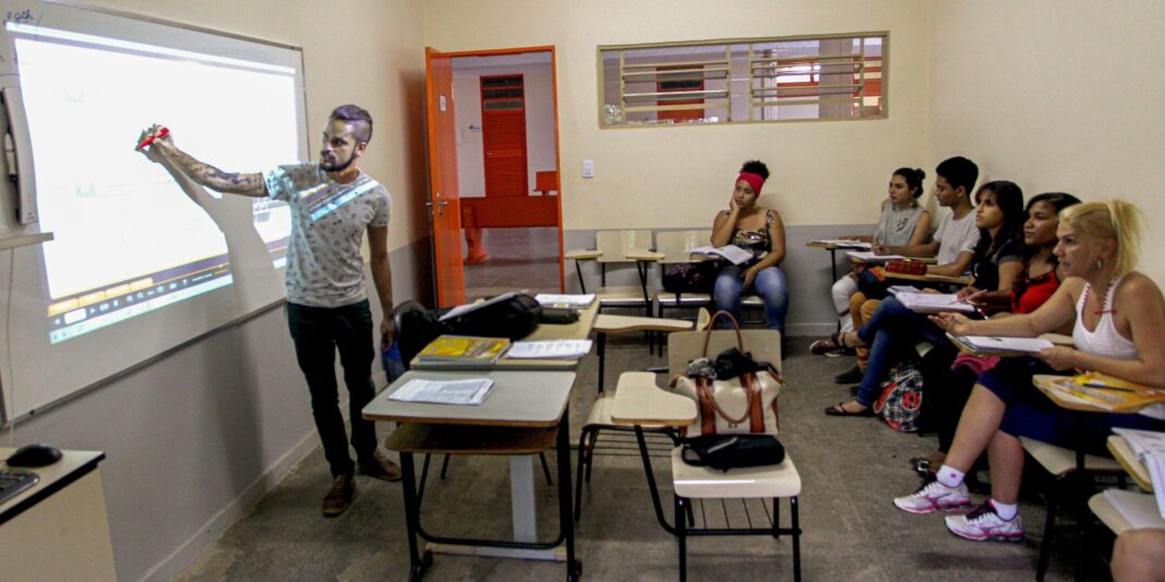 Pé-de-Meia: beneficiários nascidos em maio e junho recebem parcela nesta quarta-feira