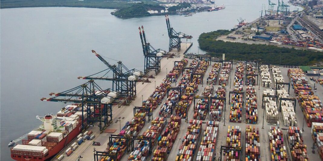 Empresas impactadas por aumento de tarifas terão drawback prorrogado por um ano