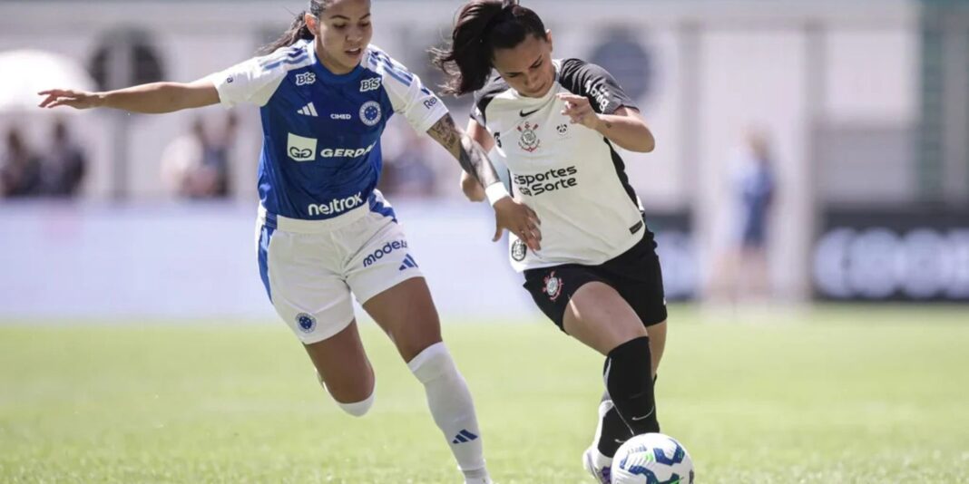 Corinthians derrota Cruzeiro e se aproxima das semifinais com um empate