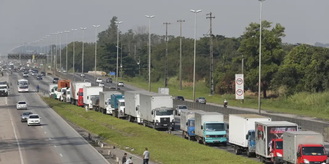 Lei estabelece frete mínimo para transporte de cargas; entenda as mudanças