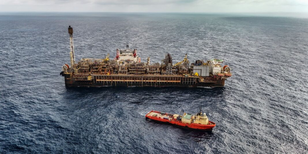 Leilões de petróleo em outubro contarão com número recorde de áreas em disputa