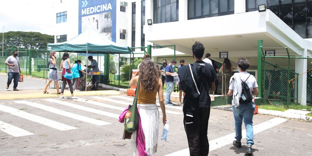 Renegociação de dívidas do Fies pode ser feita até 31 de agosto