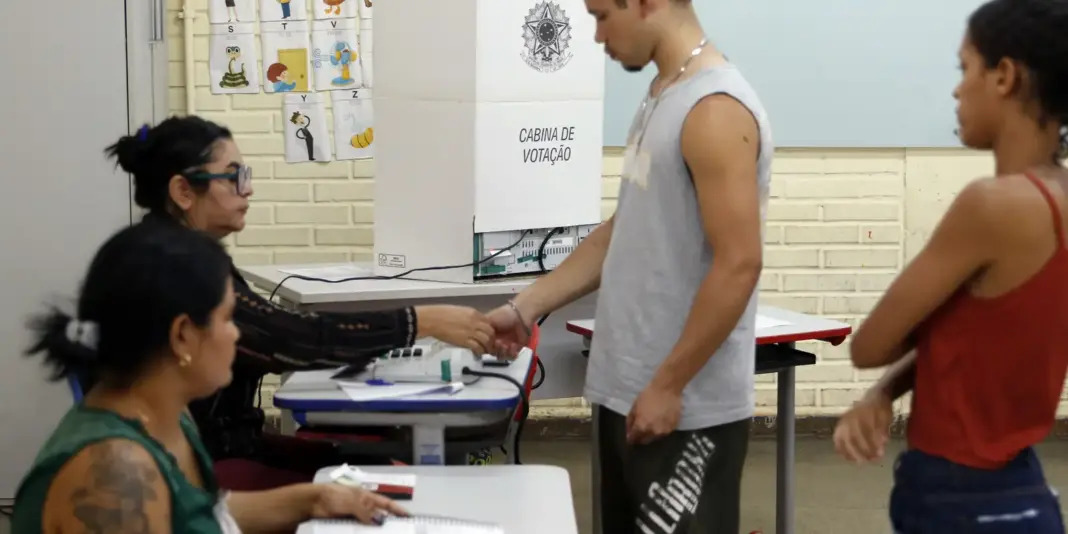 Envelhecimento da população provoca redução de 22% no eleitorado jovem em 16 anos