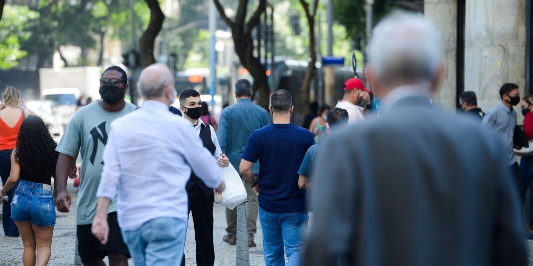 Para 81% dos brasileiros, crença em Deus é essencial para candidatos eleitorais