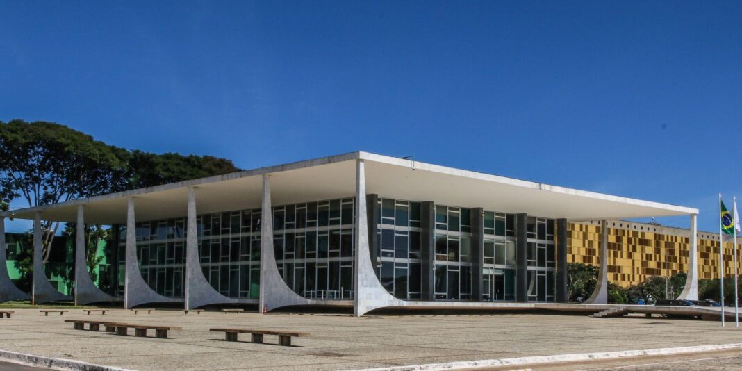 Dino solicita intervenção da Polícia Federal após TCU detectar R$ 55,4 milhões em emendas irregulares