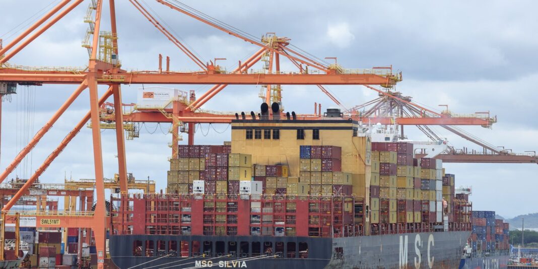 Balança comercial registra superávit de US$ 7 bilhões em julho