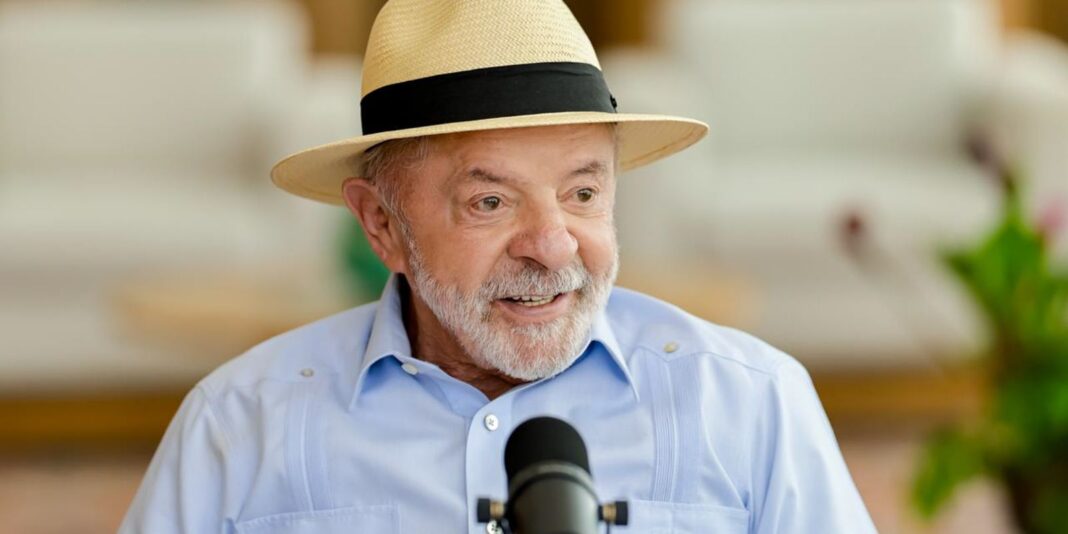 Lula, pelo PT, busca reeleição com ênfase em pautas sociais