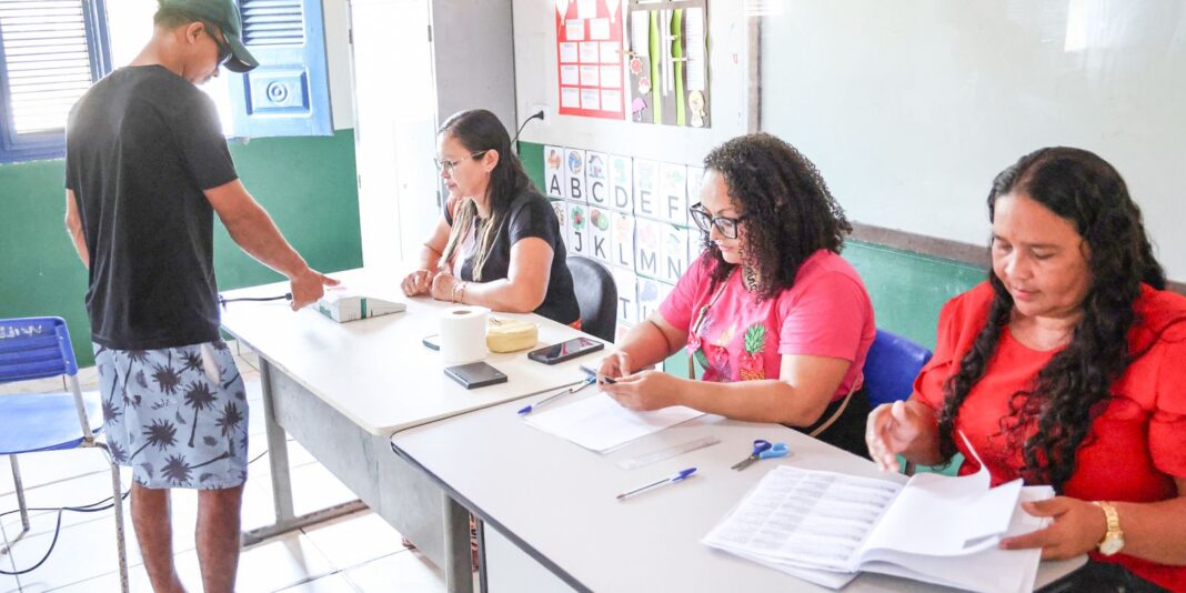 Eleitores realizam eleição simulada no Maranhão