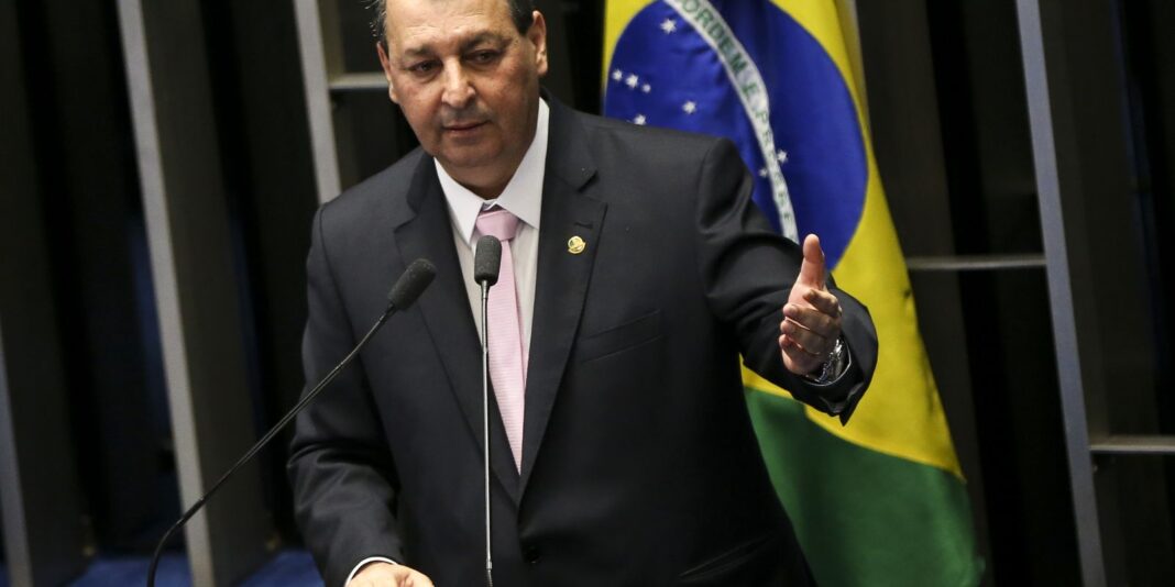 Relator da CCJ rejeita emendas da oposição que buscavam manter jornada 6x1