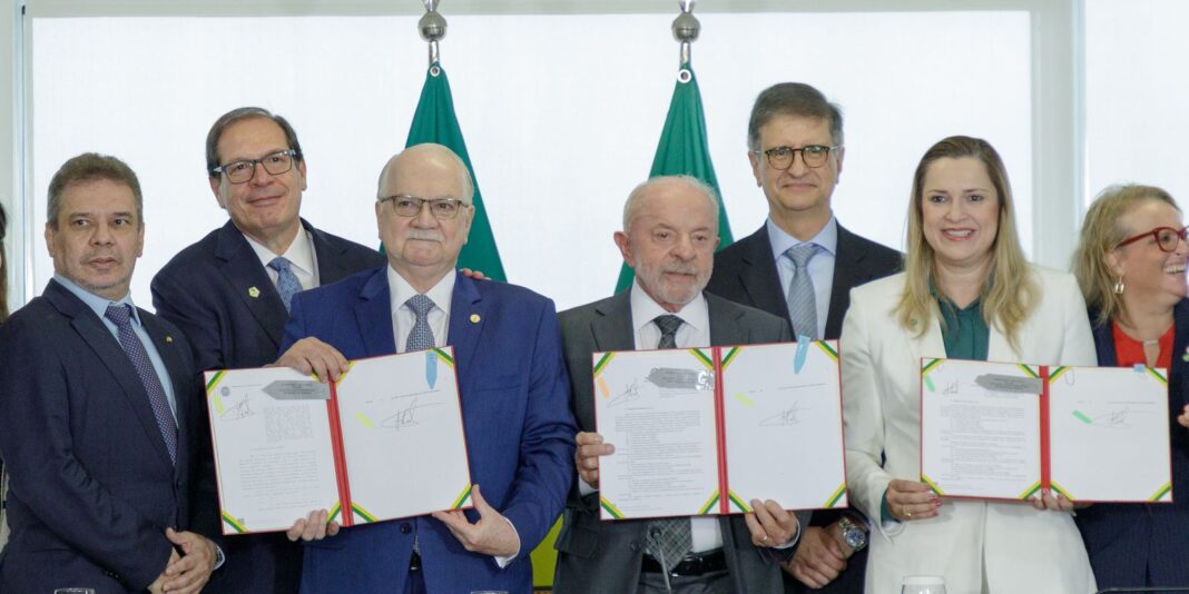 Presidente sanciona leis que estabelecem fundos para o fortalecimento da Justiça
