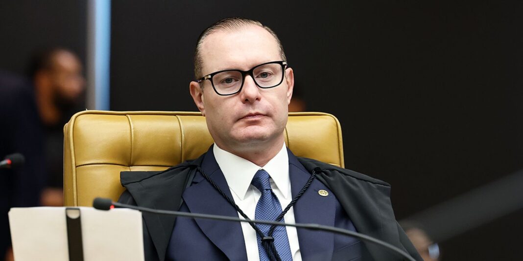 Zanin pede posicionamento da Anatel sobre acesso à internet nas eleições