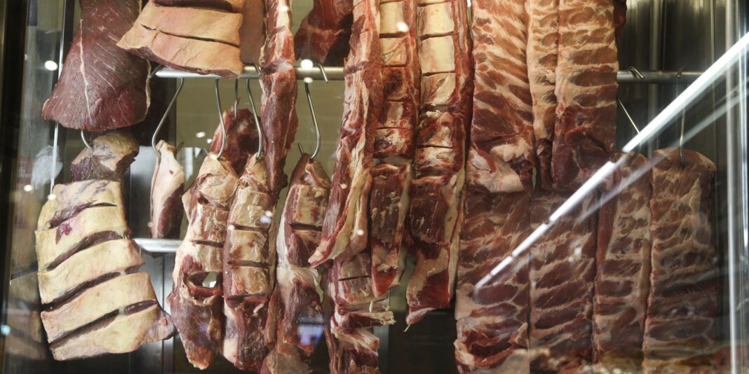 Cota chinesa reduz exportação de carne bovina em 27,1% em agosto