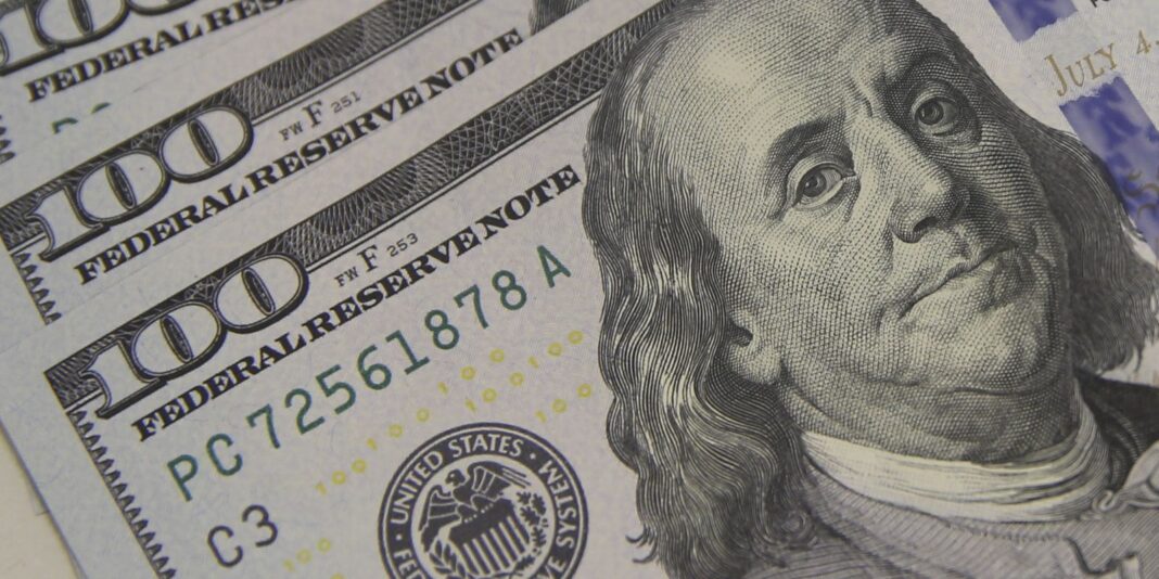Dólar recua para R$ 5,08, o menor valor em um mês