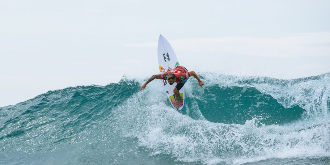 WSL retira etapa de Abu Dhabi do circuito mundial de surfe de 2023