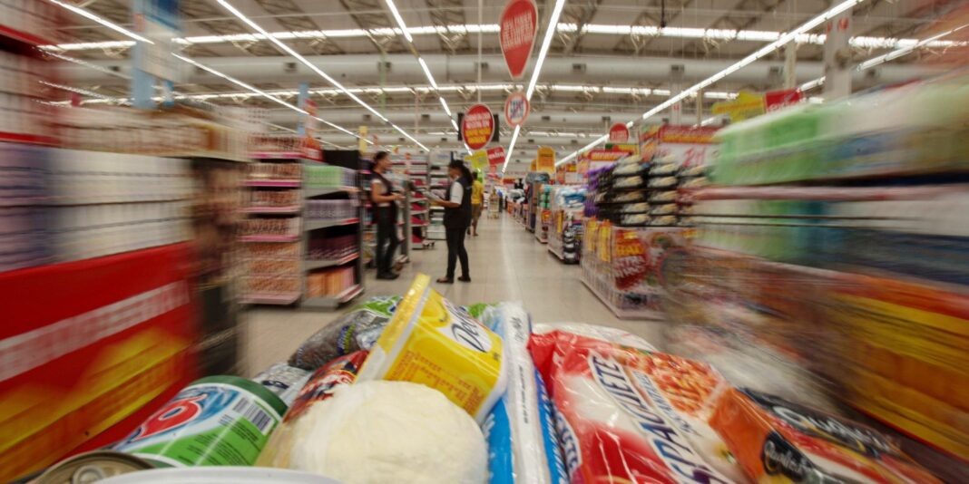 Bolsa Família é reajustado em 15% e nova medida entra em vigor em outubro