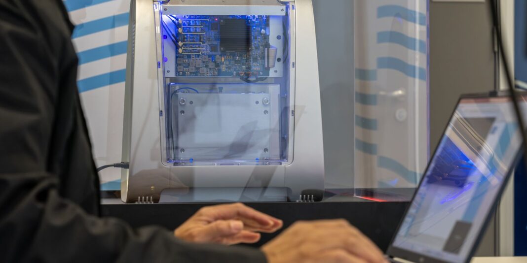 Senai inicia utilização de novo computador quântico educacional