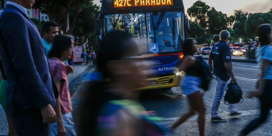 Pesquisa aponta que solidão e exaustão contribuem para aumento da abstenção nas eleições