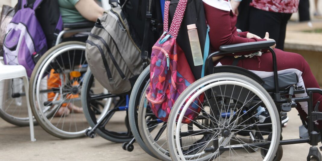 Analfabetismo entre jovens e adultos com deficiência é 12 vezes superior ao da população geral