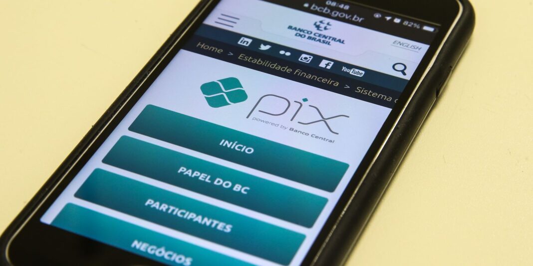 Bancos centrais do Brasil e da Europa discutem interligação entre Pix e TIPS