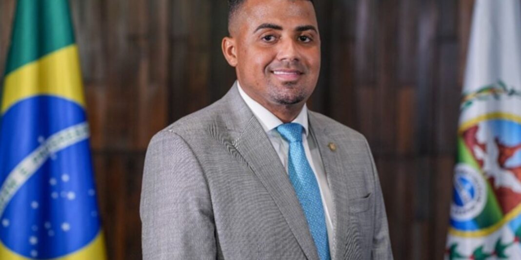 TH Joias, ex-deputado estadual do Rio, torna-se réu por ligação com o Comando Vermelho