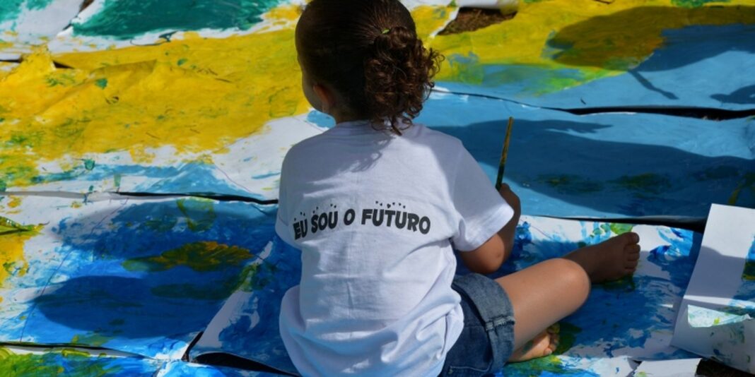 Pais consideram palmada como forma de disciplina e não como violência, aponta Unicef