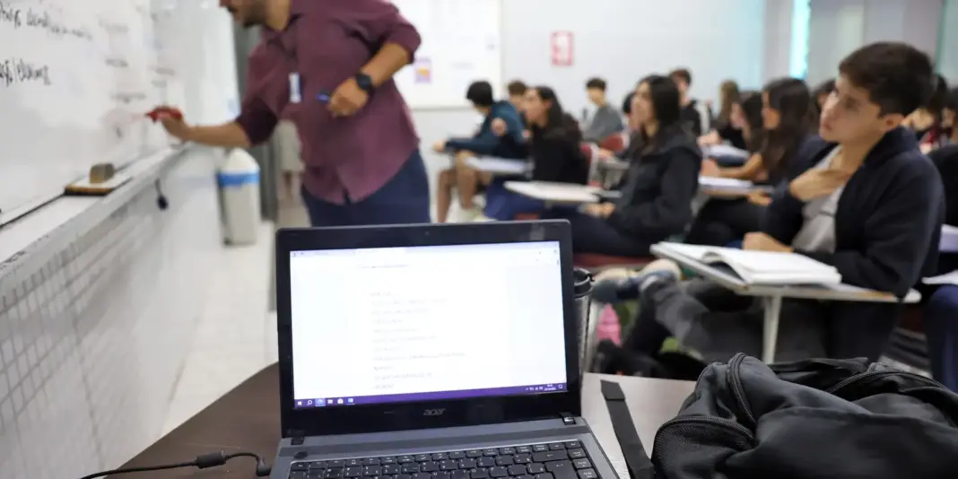 Docentes usam inteligência artificial para inovar e engajar alunos