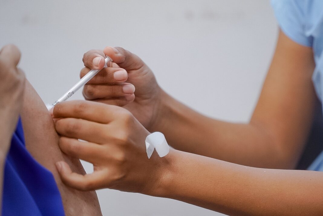 Com 147 casos de meningite em 2026, Goiás alerta para importância da vacinação