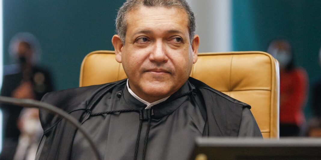 Nunes Marques suspende novos posts e seguidores no Exército do Lula
